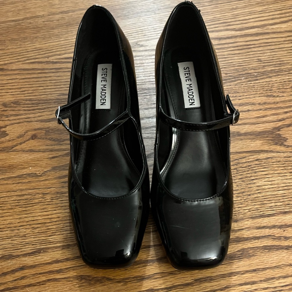 Steve Madden Black Patent Mary Jane Heels